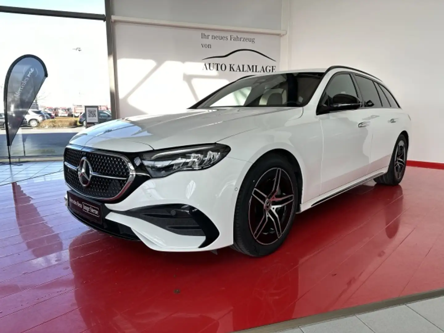 Mercedes-Benz E 220 E 220 d T AMG AHK+DISTRONIC+LENKRADHZG+NIGHT-P. Weiß - 2