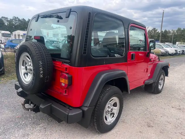 Jeep Wrangler view 4