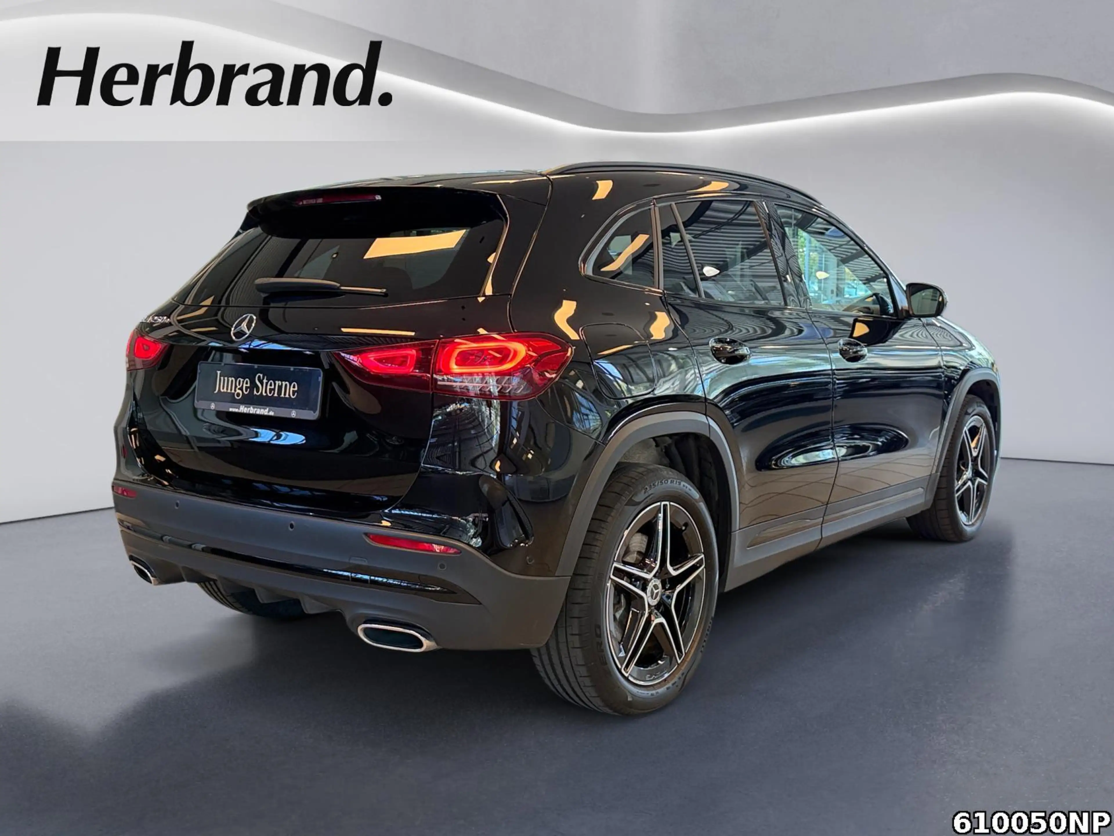 Mercedes-Benz GLA 250 e AMG Line Night Distronic 360° Memory — photo 3