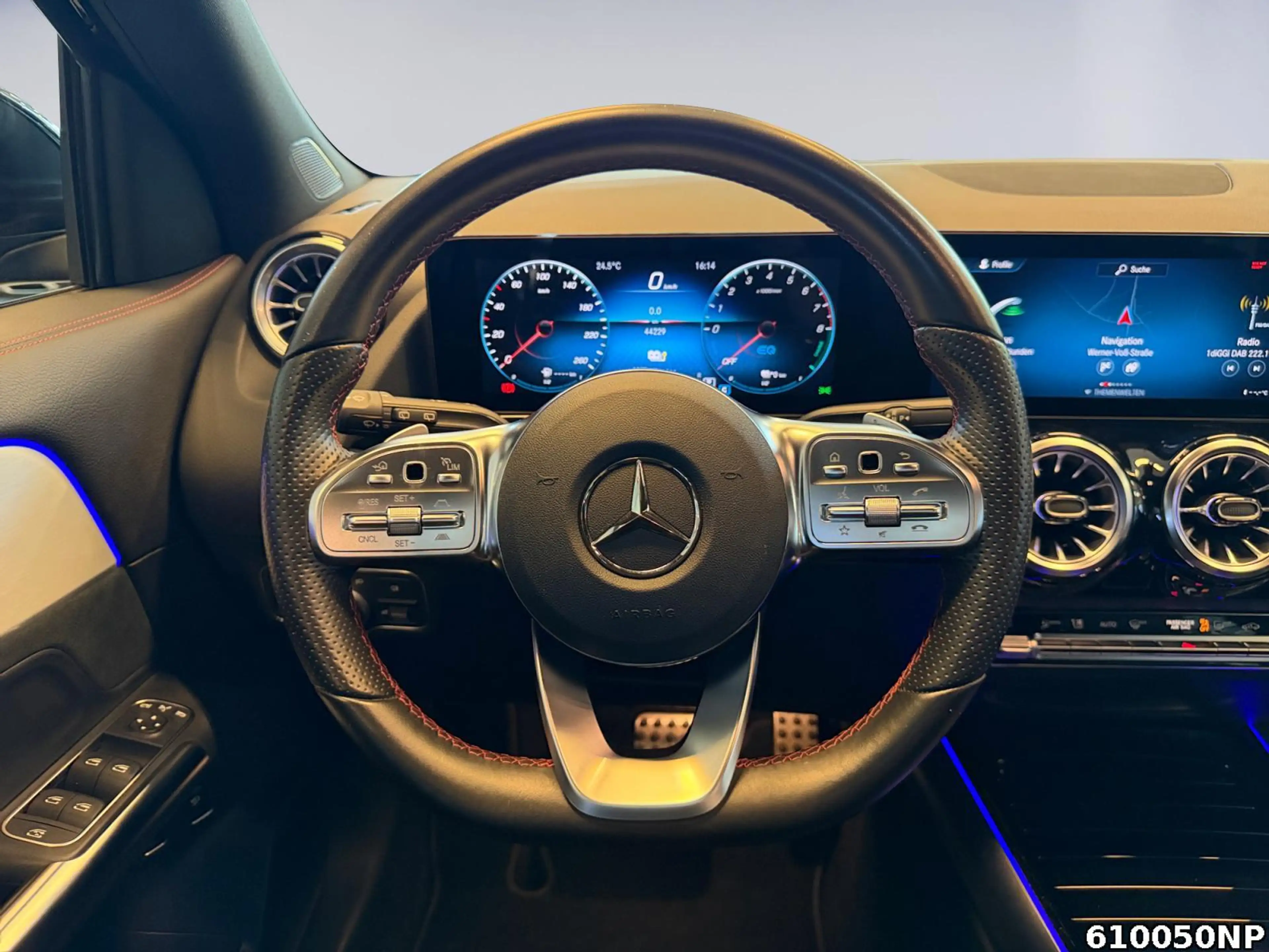 Mercedes-Benz GLA 250 e AMG Line Night Distronic 360° Memory — photo 9