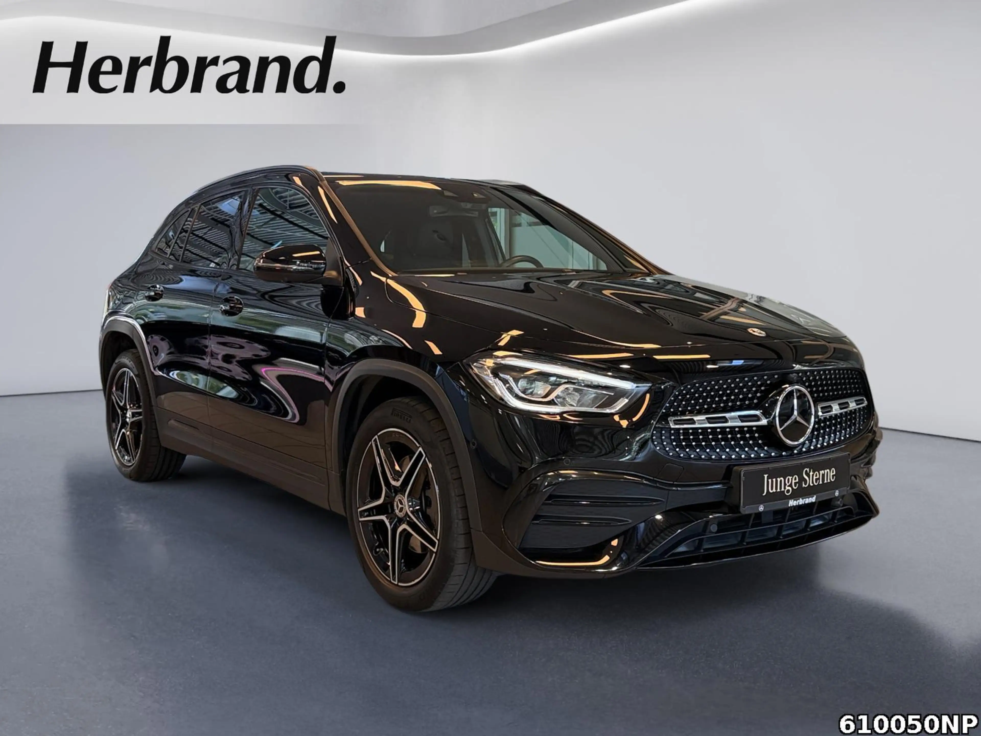 Mercedes-Benz GLA 250 e AMG Line Night Distronic 360° Memory — photo 2