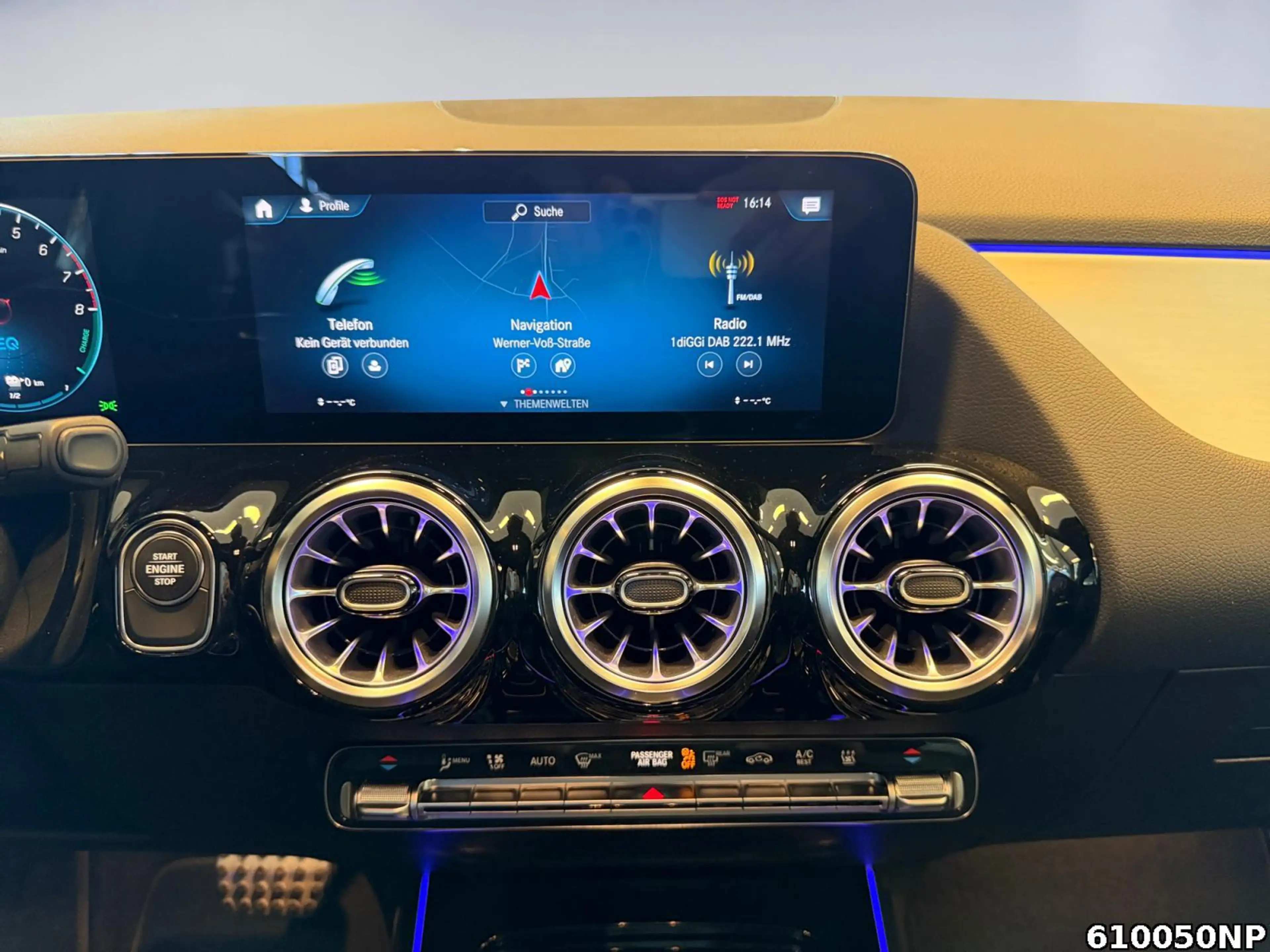 Mercedes-Benz GLA 250 e AMG Line Night Distronic 360° Memory — photo 12