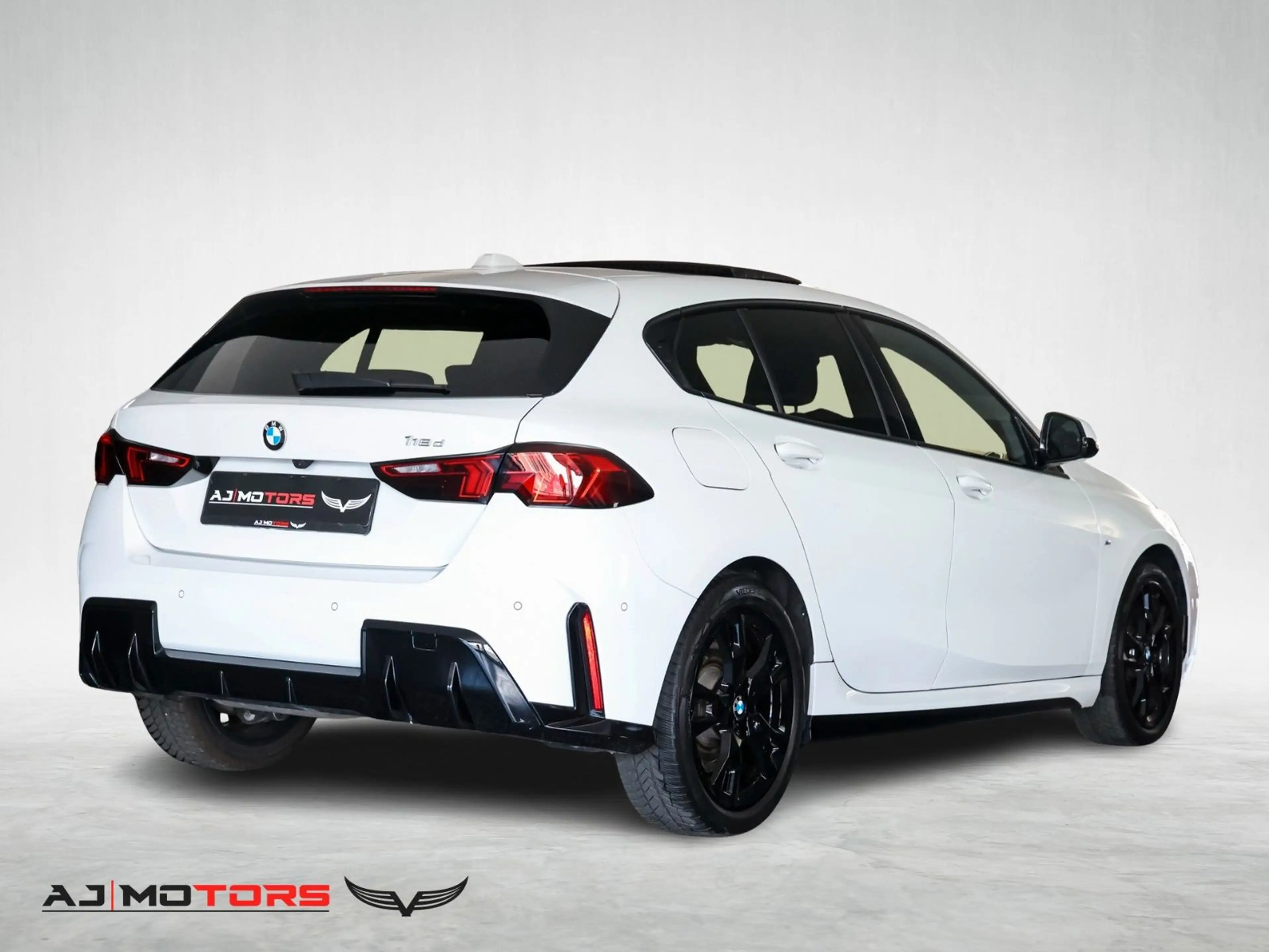 BMW 118 d M SPORT *LED-PANO-ACC-ADAPTIVESYSTEME* — photo 2