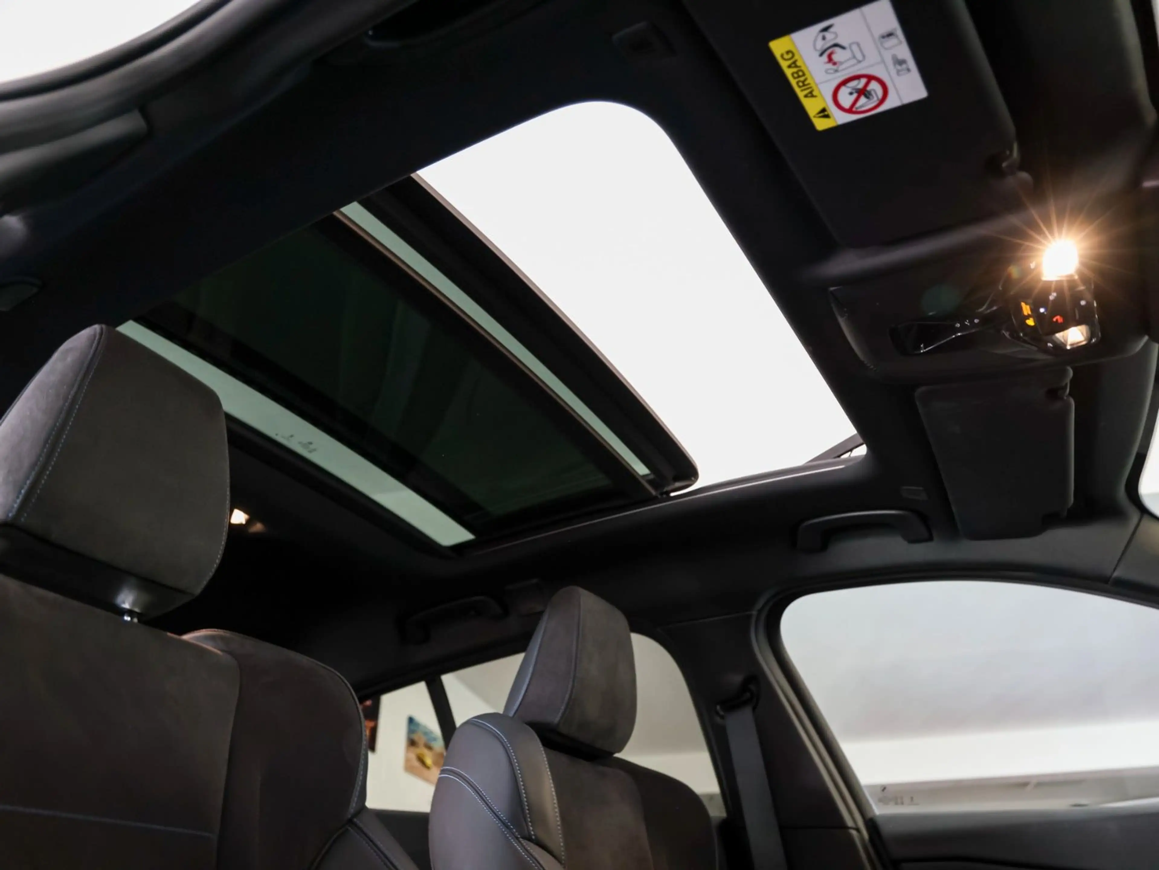 BMW 118 d M SPORT *LED-PANO-ACC-ADAPTIVESYSTEME* — photo 6