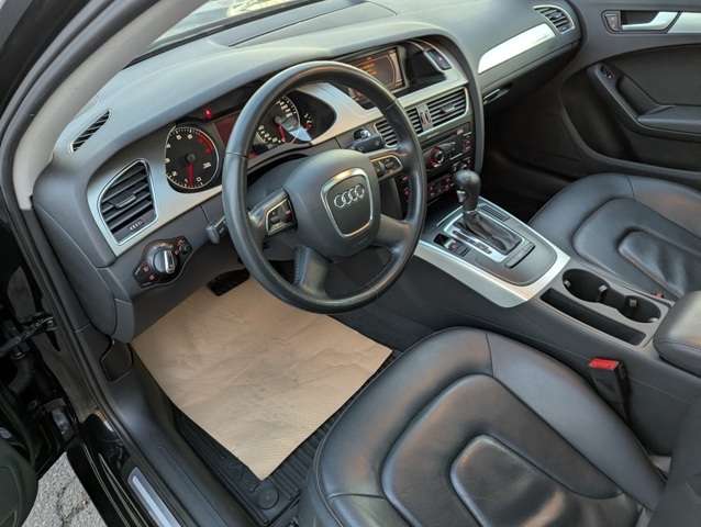 2011 Audi A4 4dr Sdn Auto quattro 2.0T Premium thumb 10