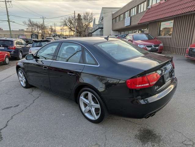 2011 Audi A4 4dr Sdn Auto quattro 2.0T Premium thumb 8