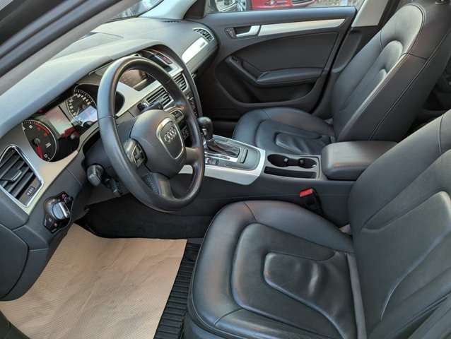 2011 Audi A4 4dr Sdn Auto quattro 2.0T Premium thumb 9