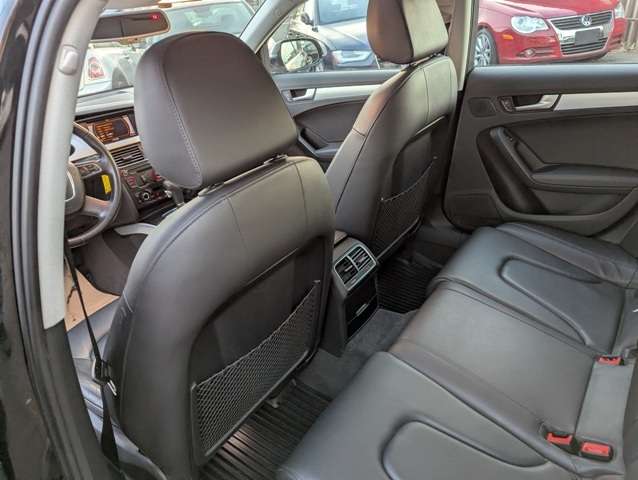 2011 Audi A4 4dr Sdn Auto quattro 2.0T Premium thumb 12