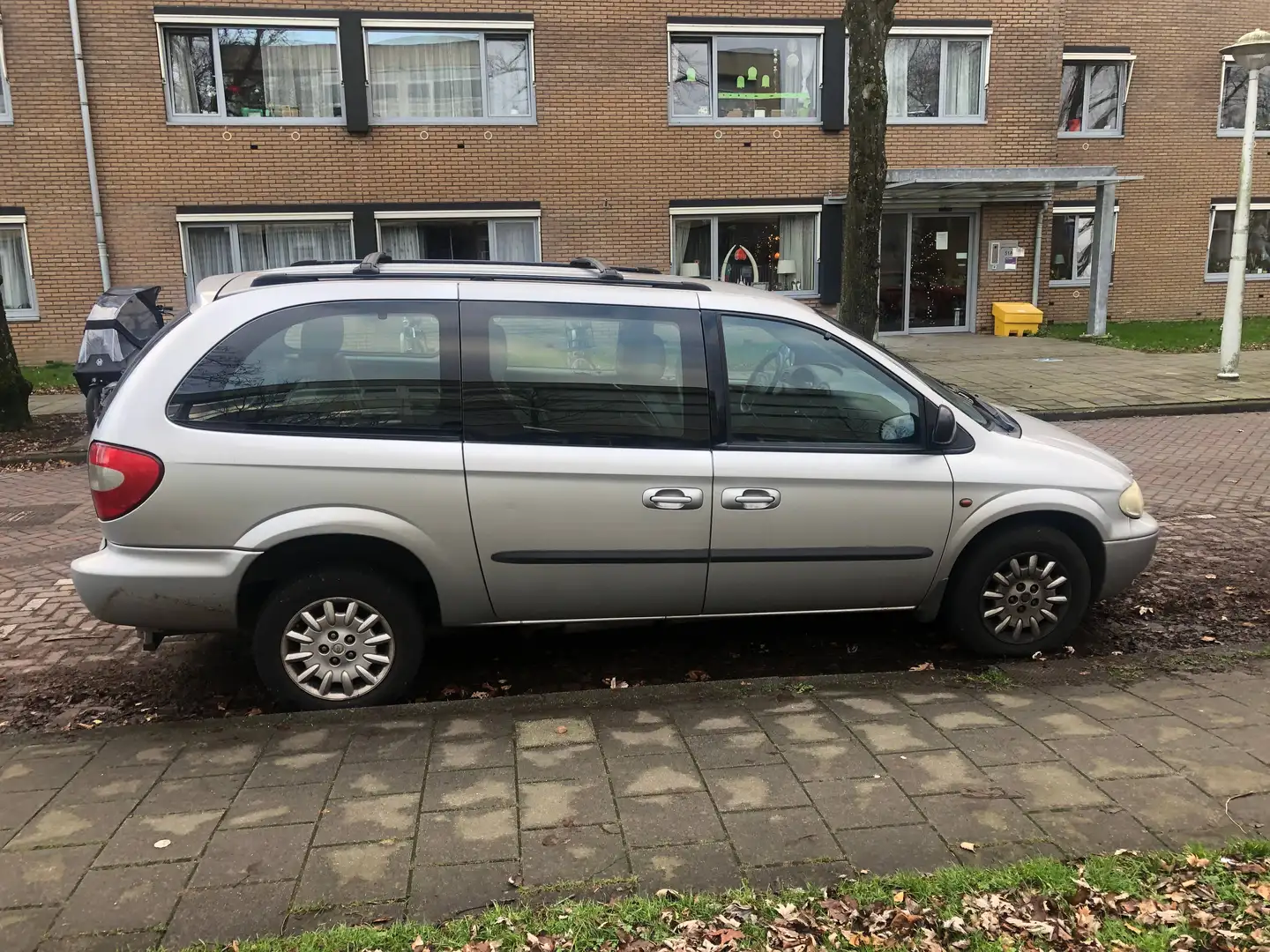 Chrysler Grand Voyager Grand Voyager 3.3i V6 SE Luxe Silber - 1