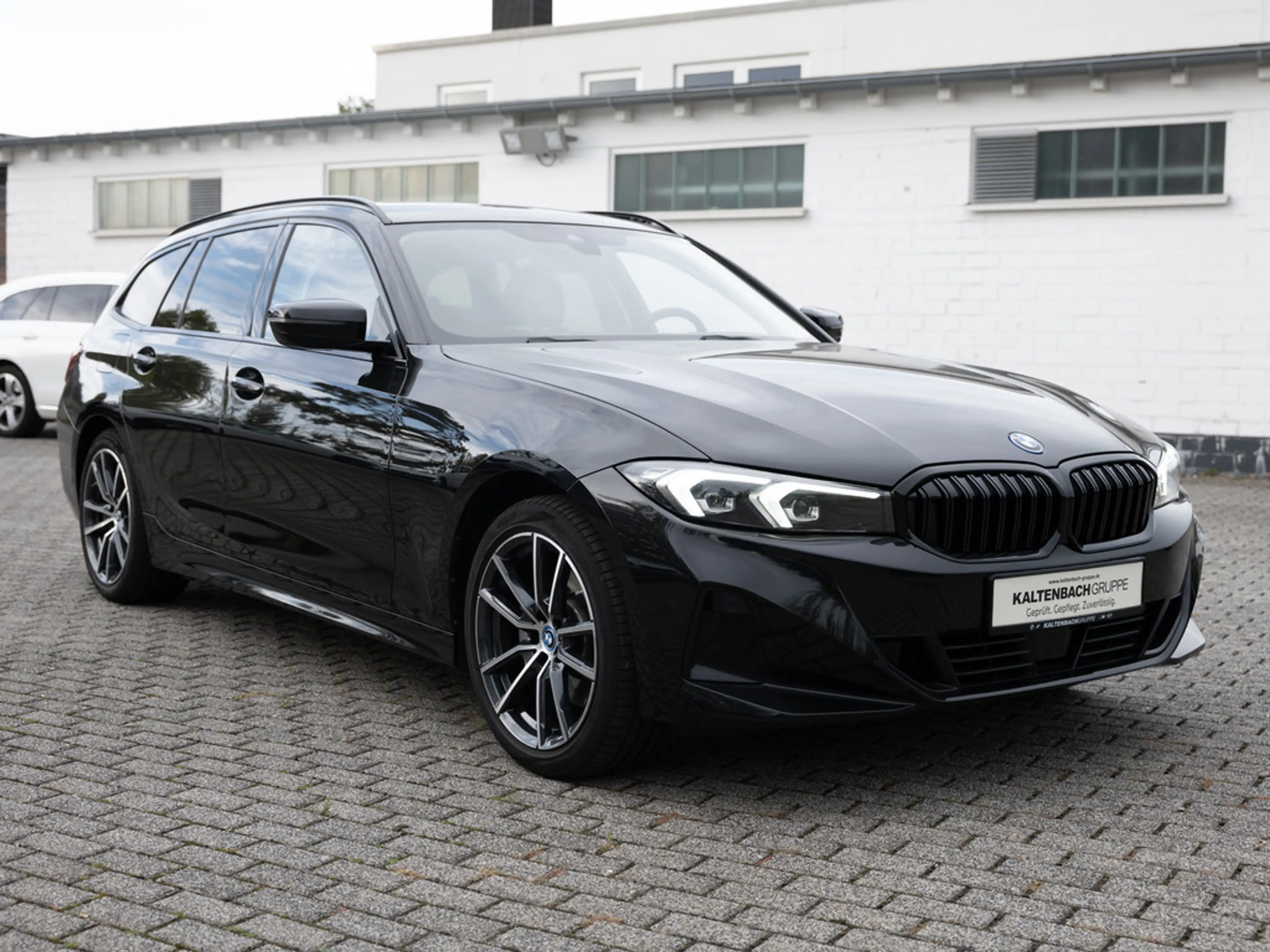 BMW 330 e Touring xDrive FACEL. AHK LED ACC NAVI — photo 5
