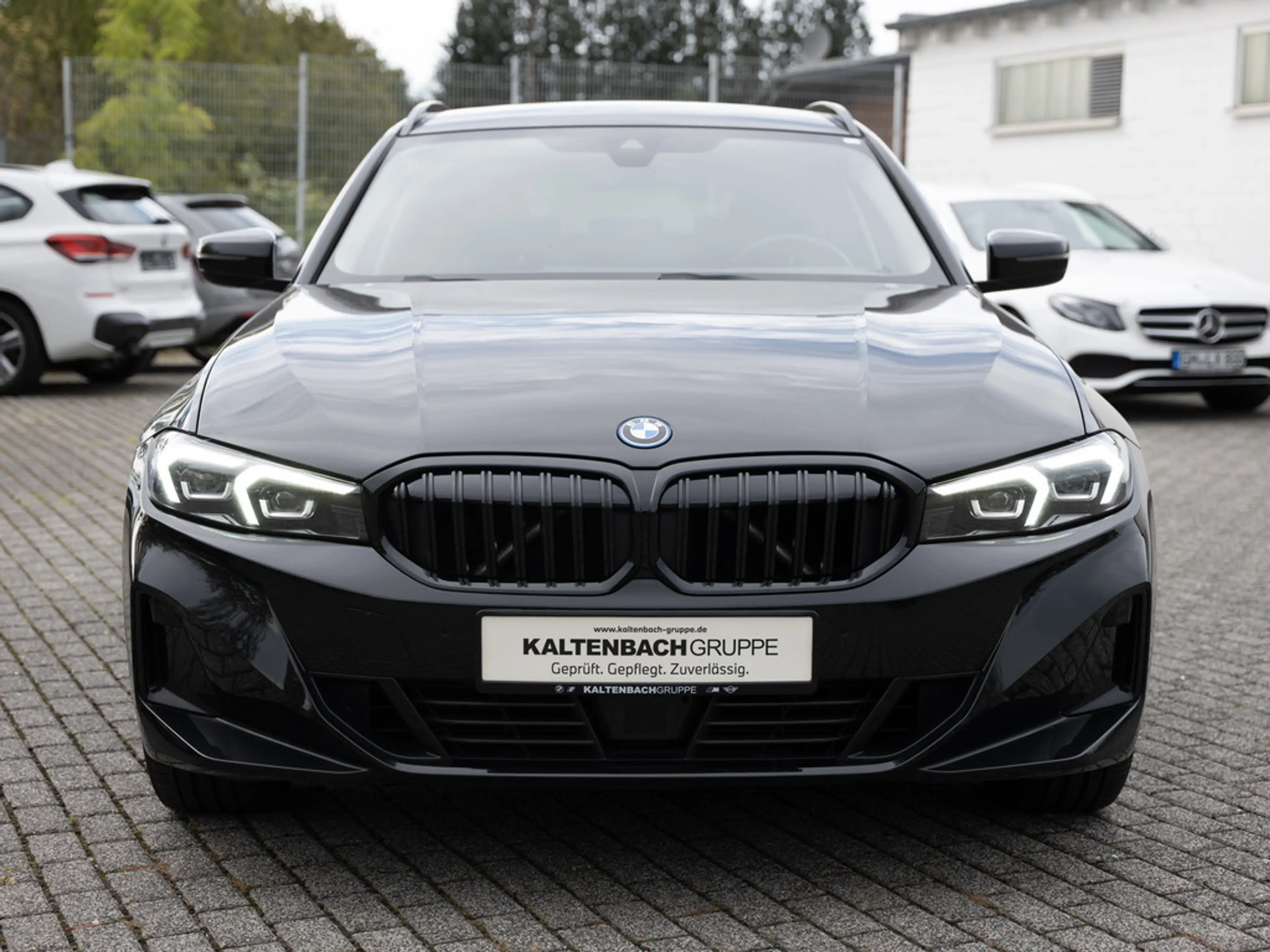 BMW 330 e Touring xDrive FACEL. AHK LED ACC NAVI — photo 4