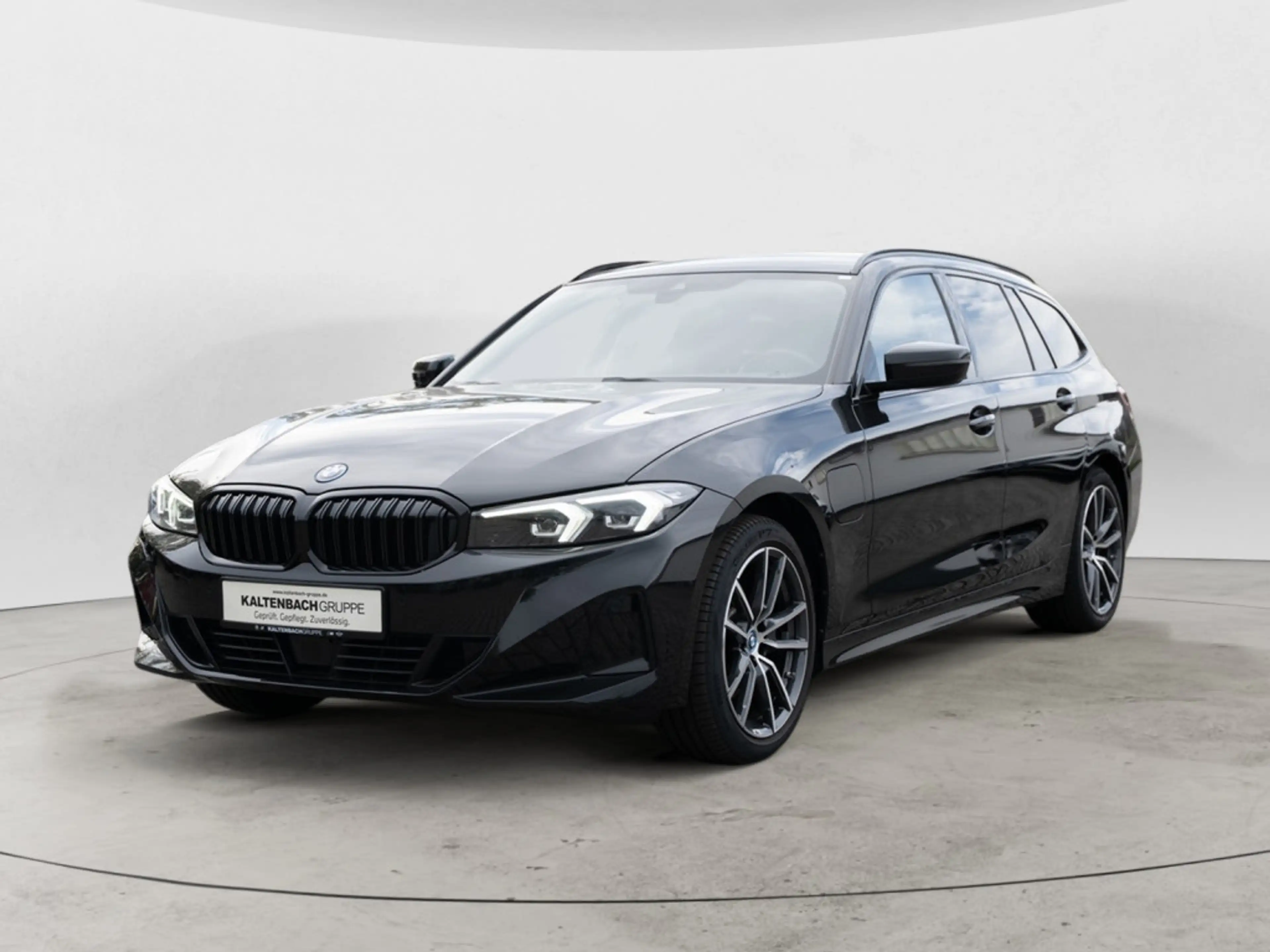 BMW 330 e Touring xDrive FACEL. AHK LED ACC NAVI — photo 2