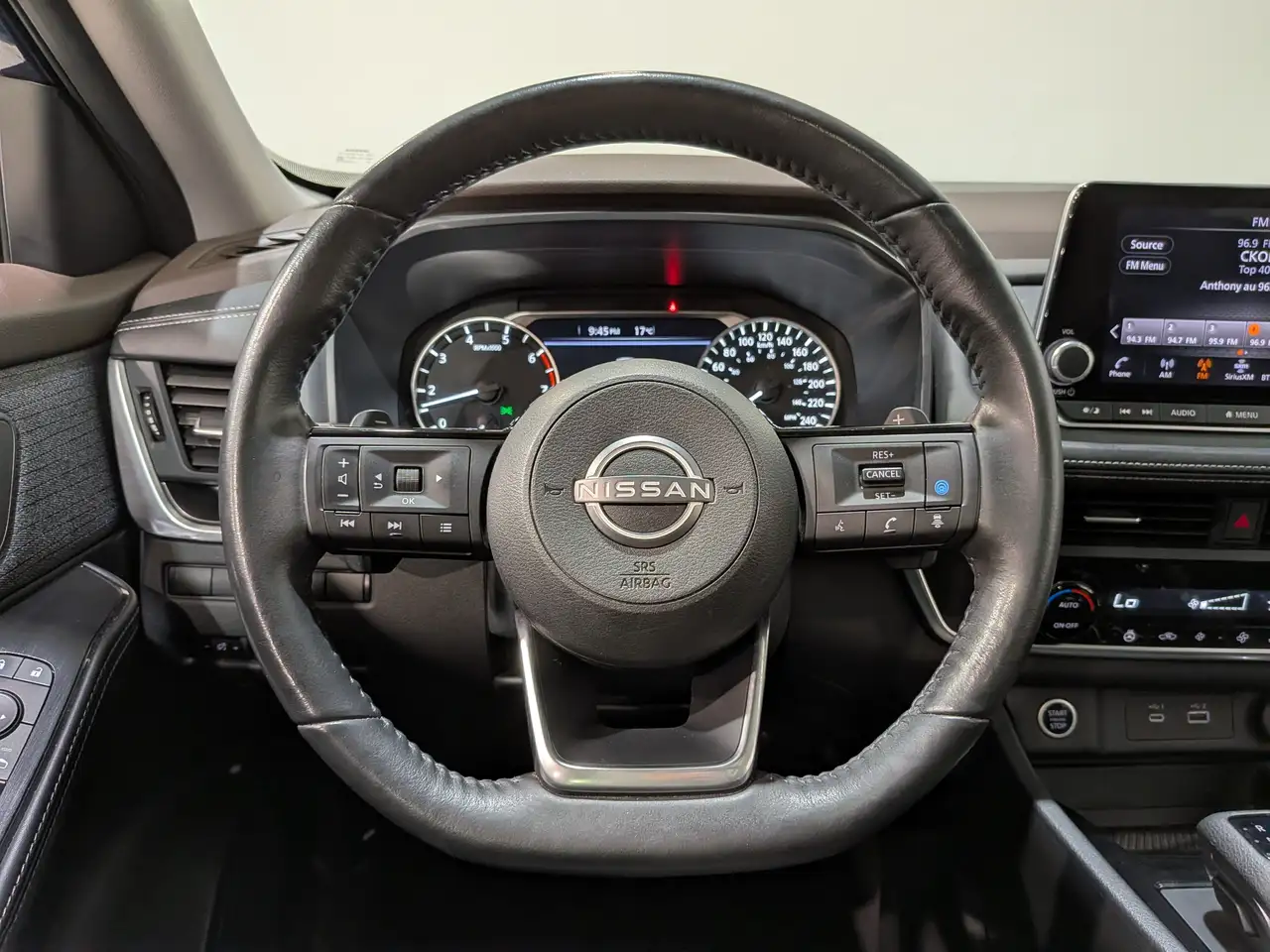 Nissan Rogue снимка Nissan Rogue