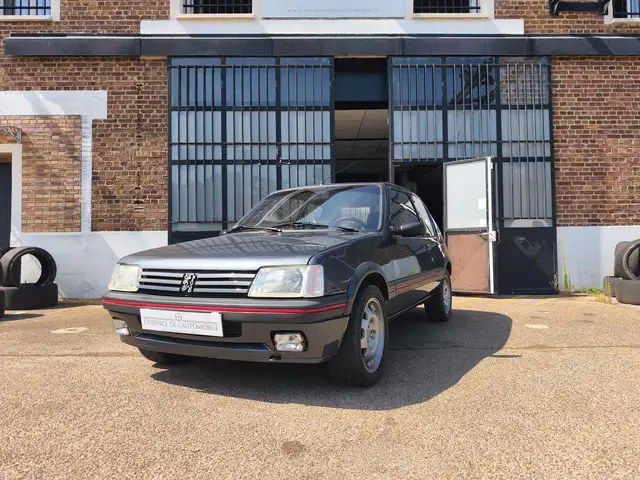 Peugeot 205 GTI 1.9