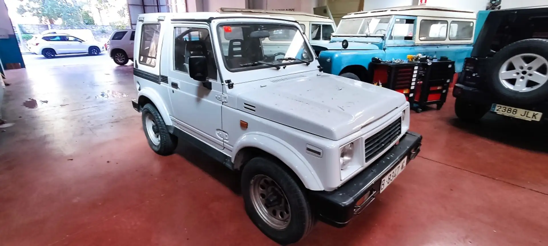 Suzuki Samurai 1.3 JHT Plástico Gris - 2