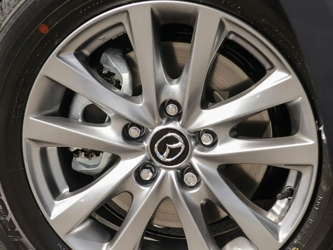 Mazda 3 снимка Mazda 3
