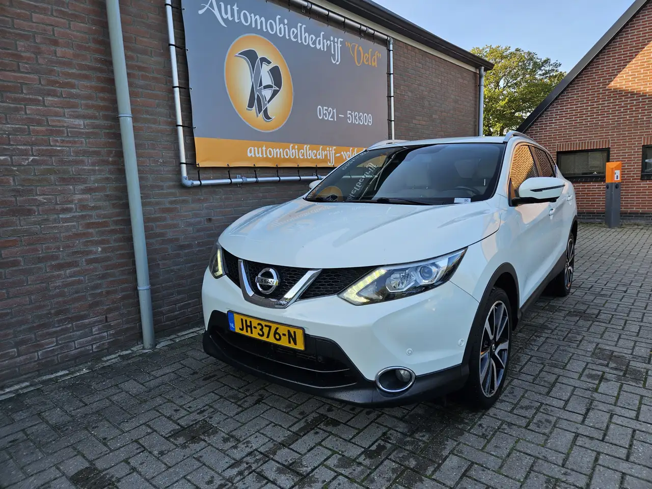 Nissan Qashqai 1.2 Tekna (motor probleem) — photo 1 of 32