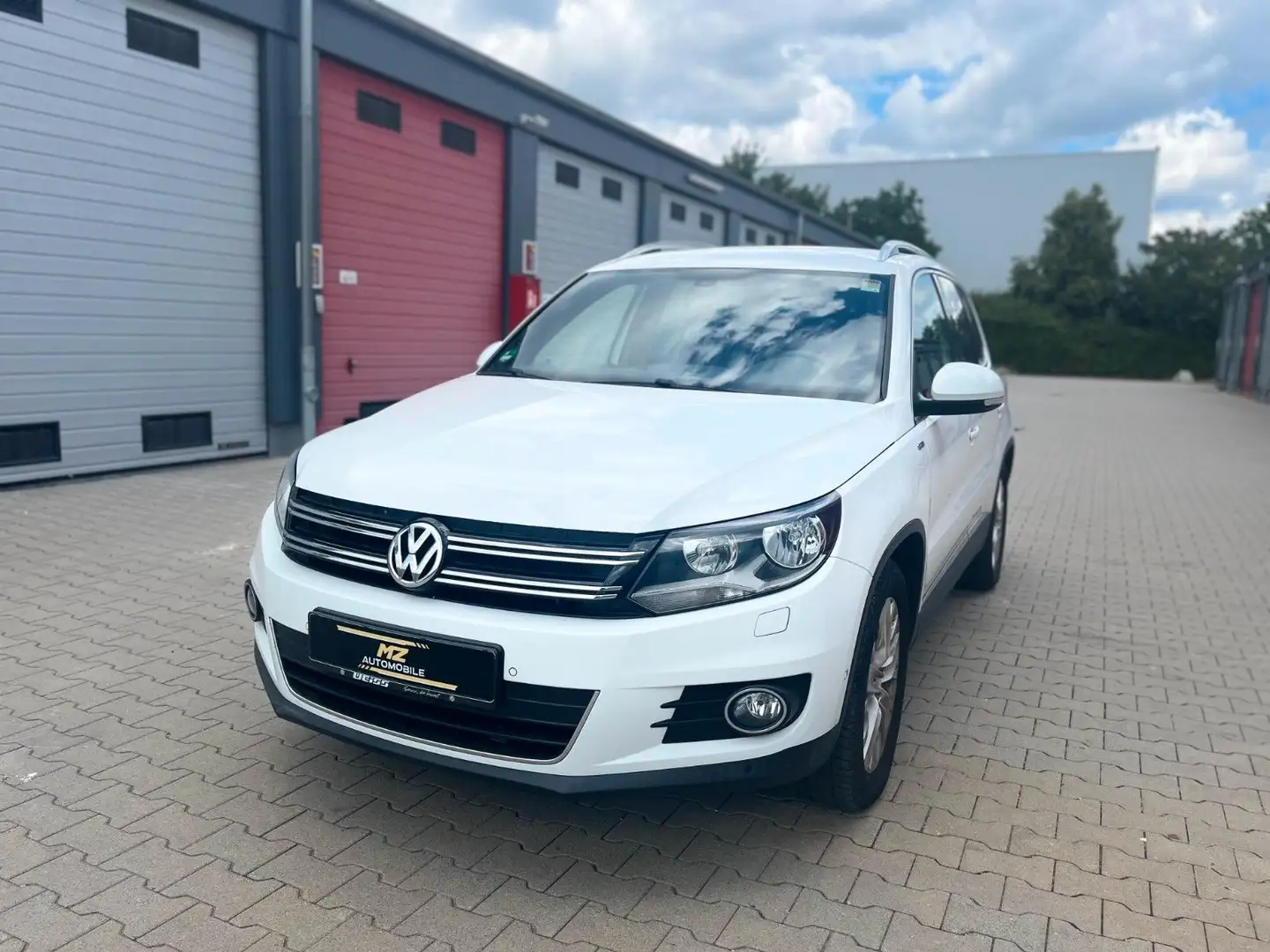 Volkswagen Tiguan Life BMT 1 Hand Rentner Weiß - 1