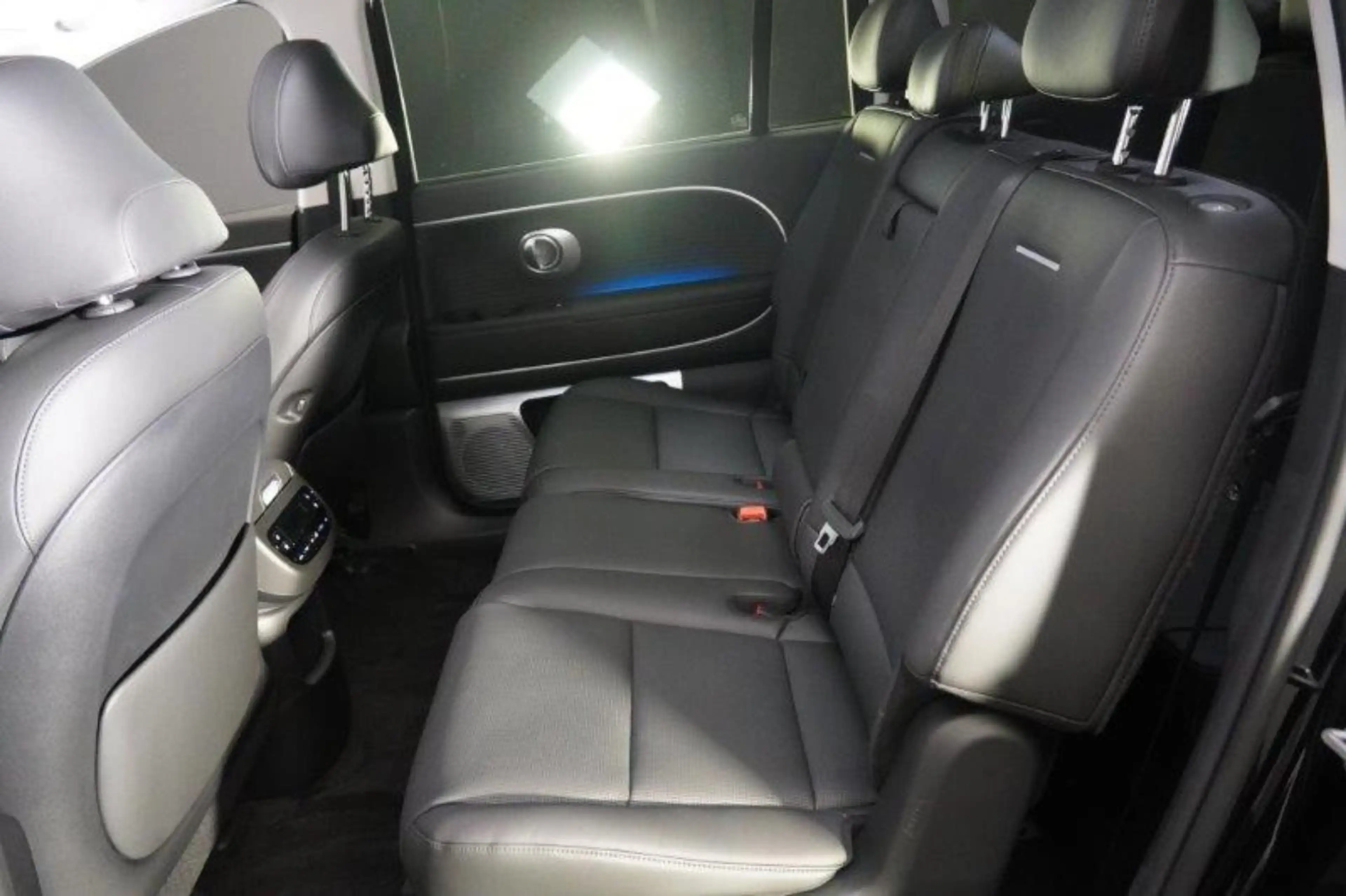 Hyundai IONIQ 9 Prestige Line 110 kWh 4WD — photo 11