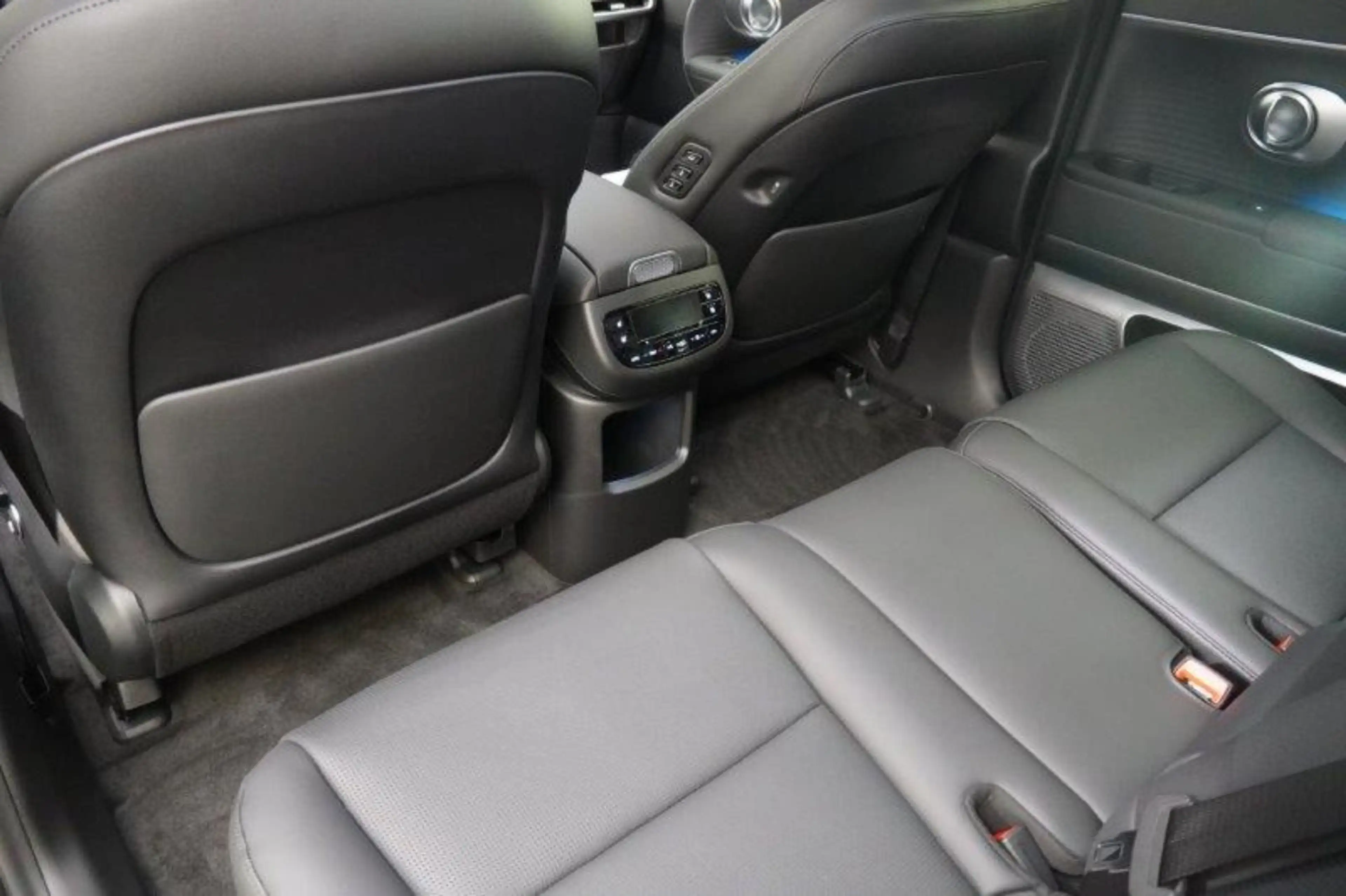 Hyundai IONIQ 9 Prestige Line 110 kWh 4WD — photo 12