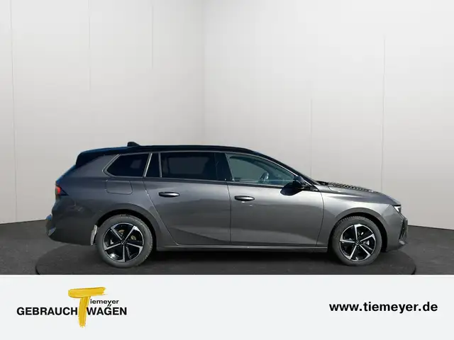 Opel Astra view 4