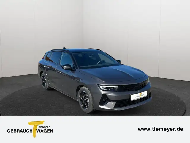 Opel Astra view 3
