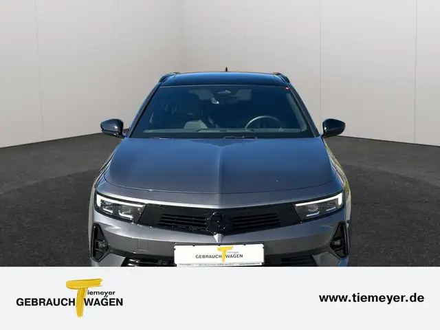 Opel Astra view 2