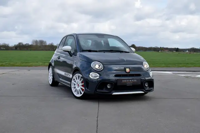 Abarth 595 1.4T ESSEESSE 70TH, Akrapovic/Sabelt/Navi/PDC/MINT