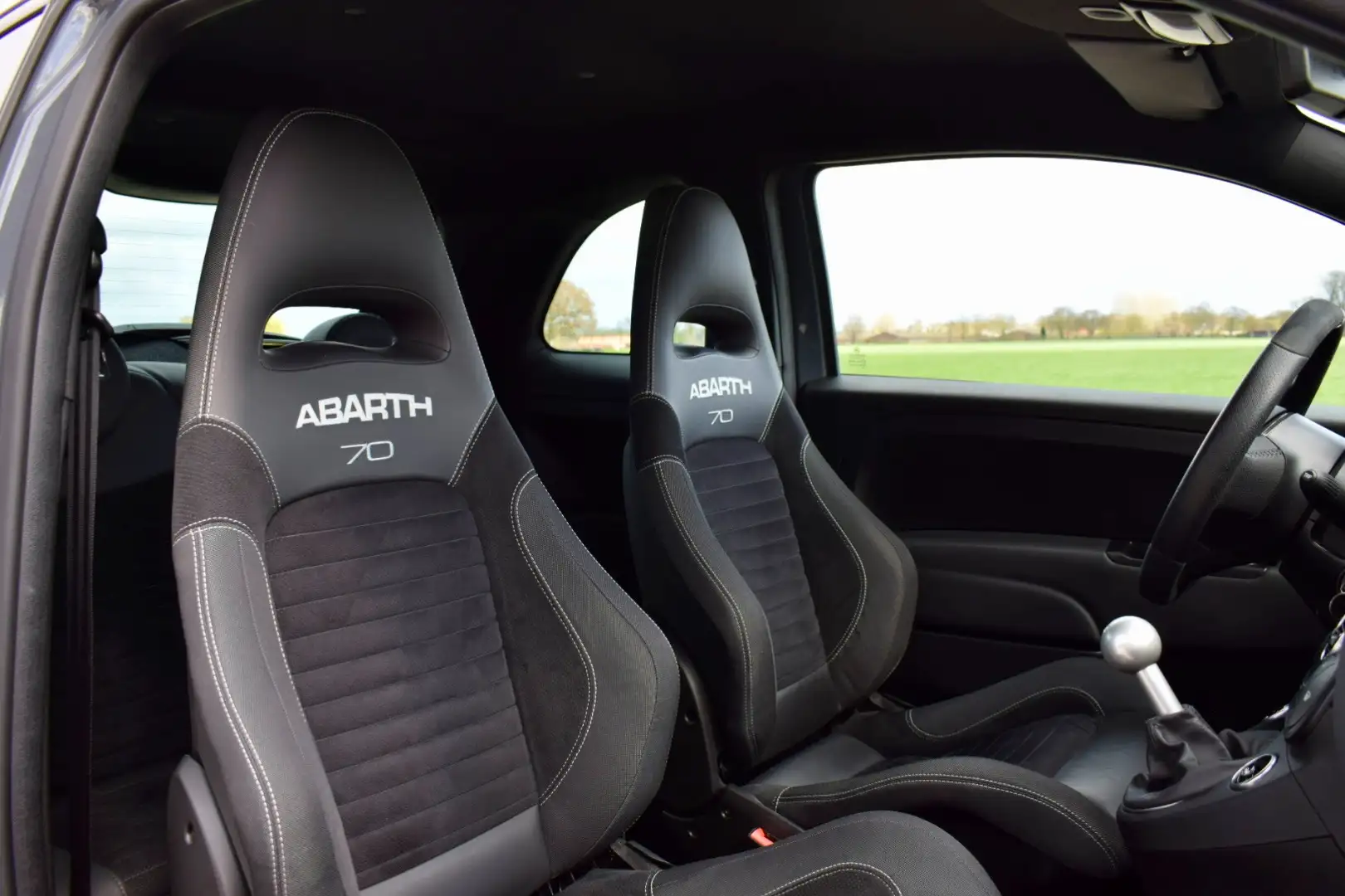 Abarth 595 1.4T ESSEESSE 70TH, Akrapovic/Sabelt/Navi/PDC/MINT Gris - 2