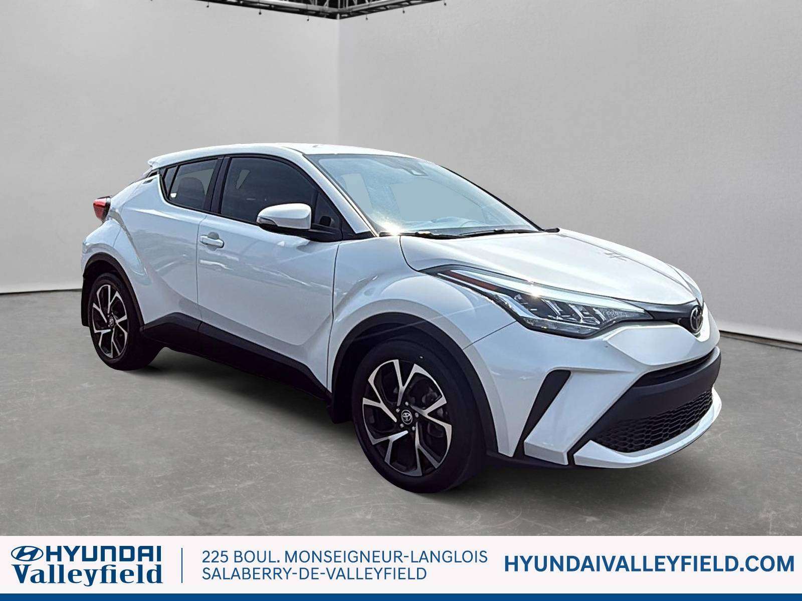 2022 Toyota C-HR XLE Premium — photo 1