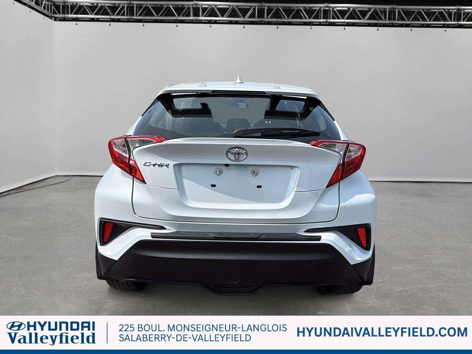 2022 Toyota C-HR XLE Premium — photo 1