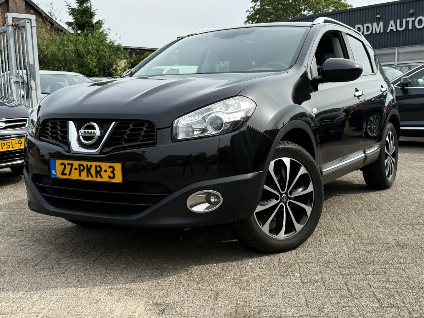 Nissan Qashqai 1.6 CONNECT EDITION NAVI/PANO/CAMERA/CLIMATE/TREKH Zwart - 1