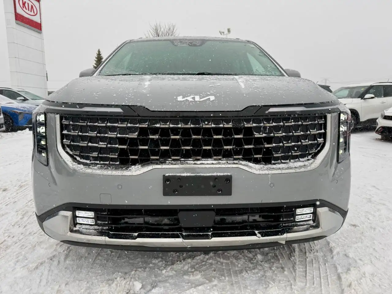 Kia Carnival снимка Kia Carnival