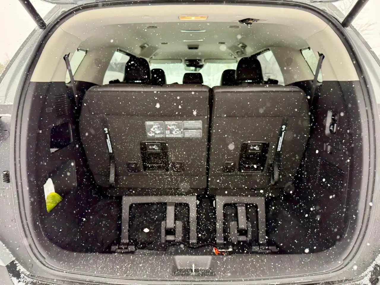 Kia Carnival снимка Kia Carnival