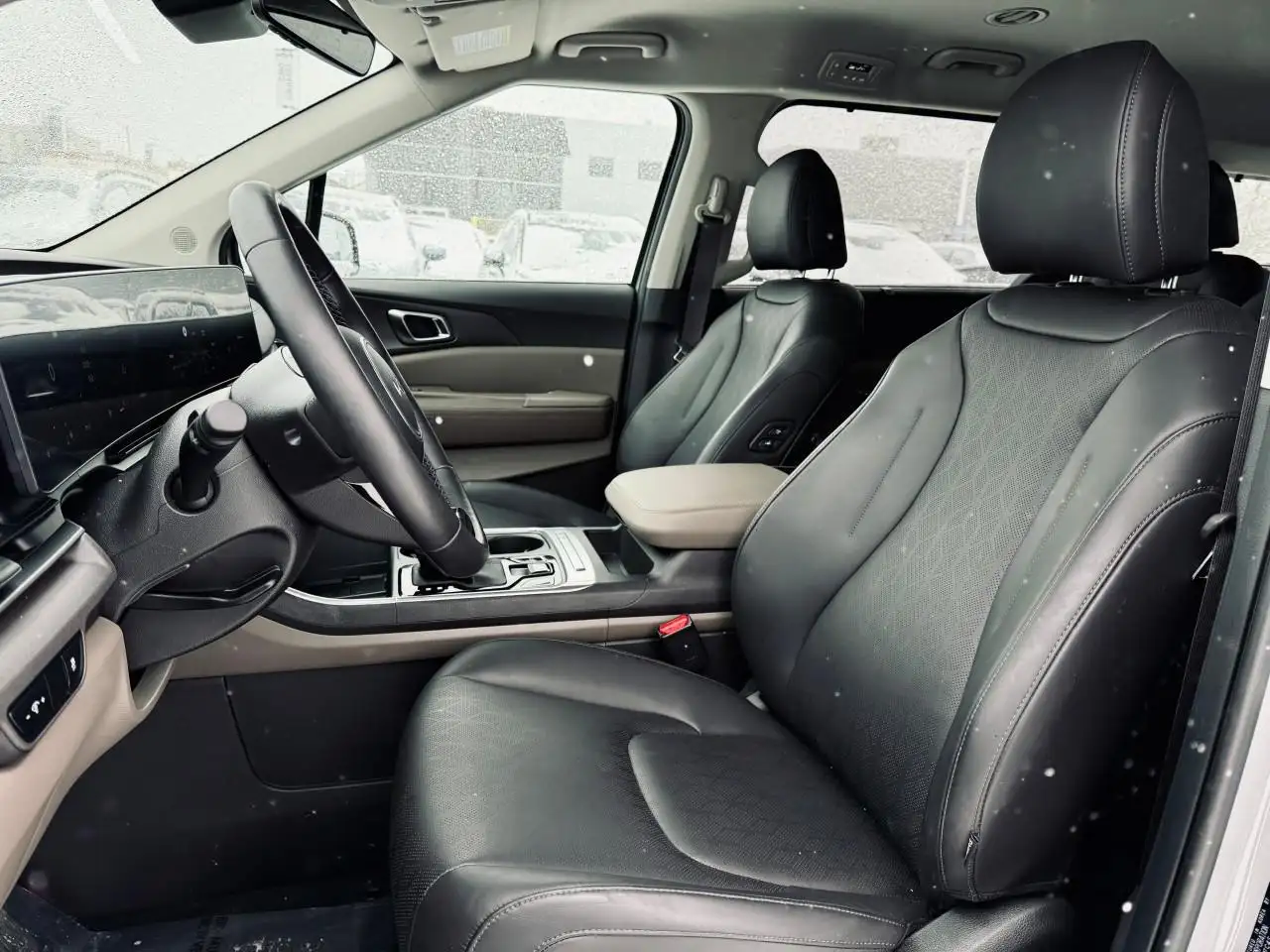 Kia Carnival снимка Kia Carnival