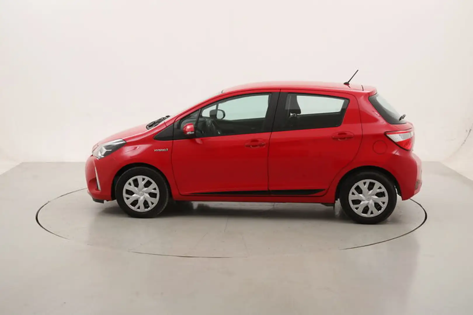 Toyota Yaris Hybrid Active 1.5 Full Hybrid 101CV Rosso - 2