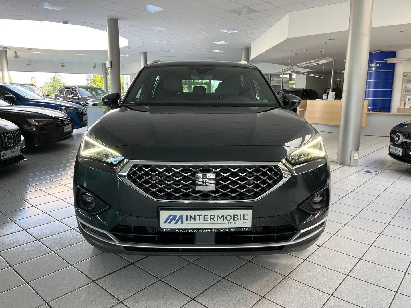 SEAT Tarraco 2.0 TDI 4Drive*XCELLENCE*7.SITZER*BEATS Grau - 2