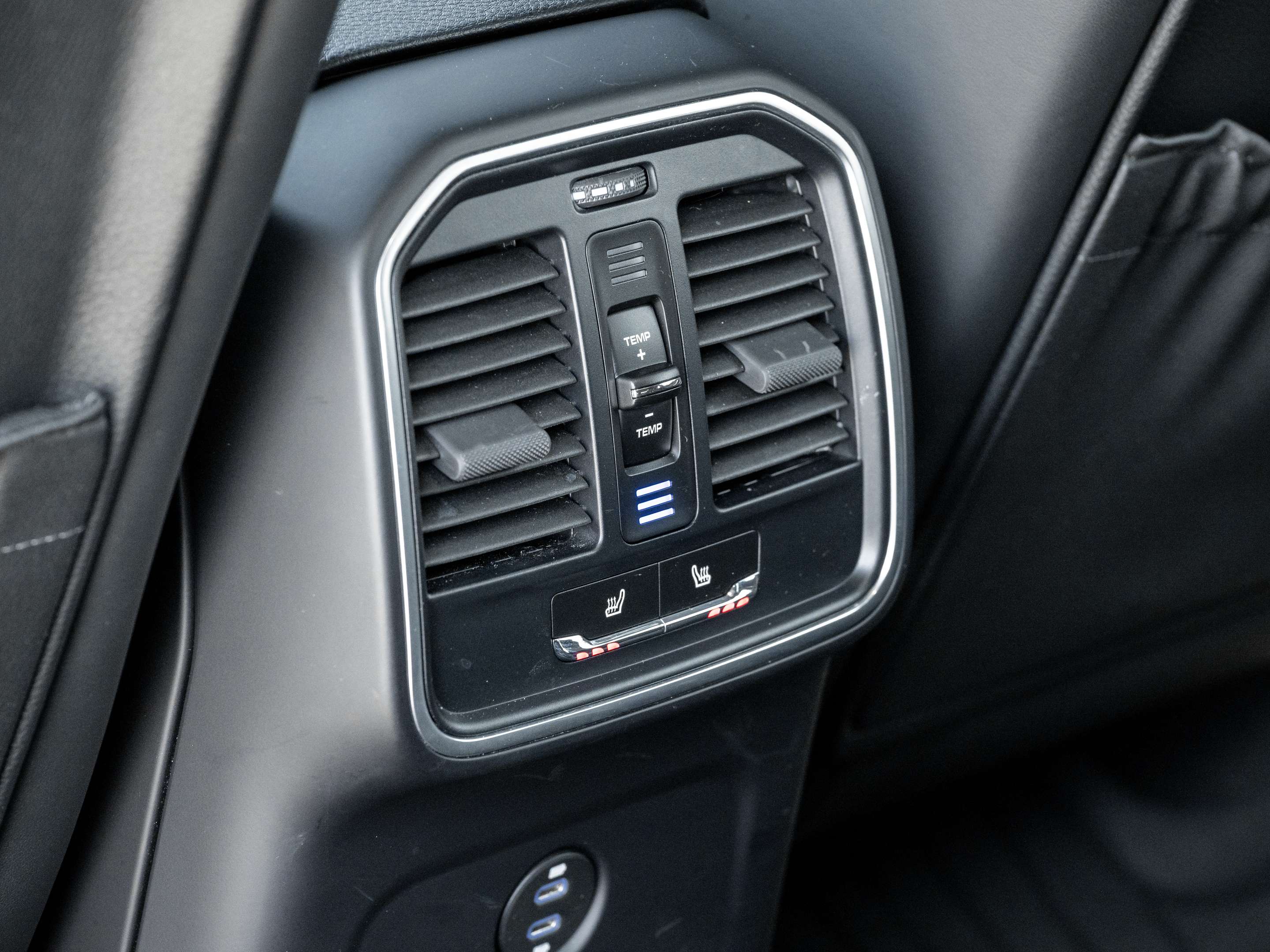 2021 Porsche Macan | Warranty Until May 2027 thumb 28