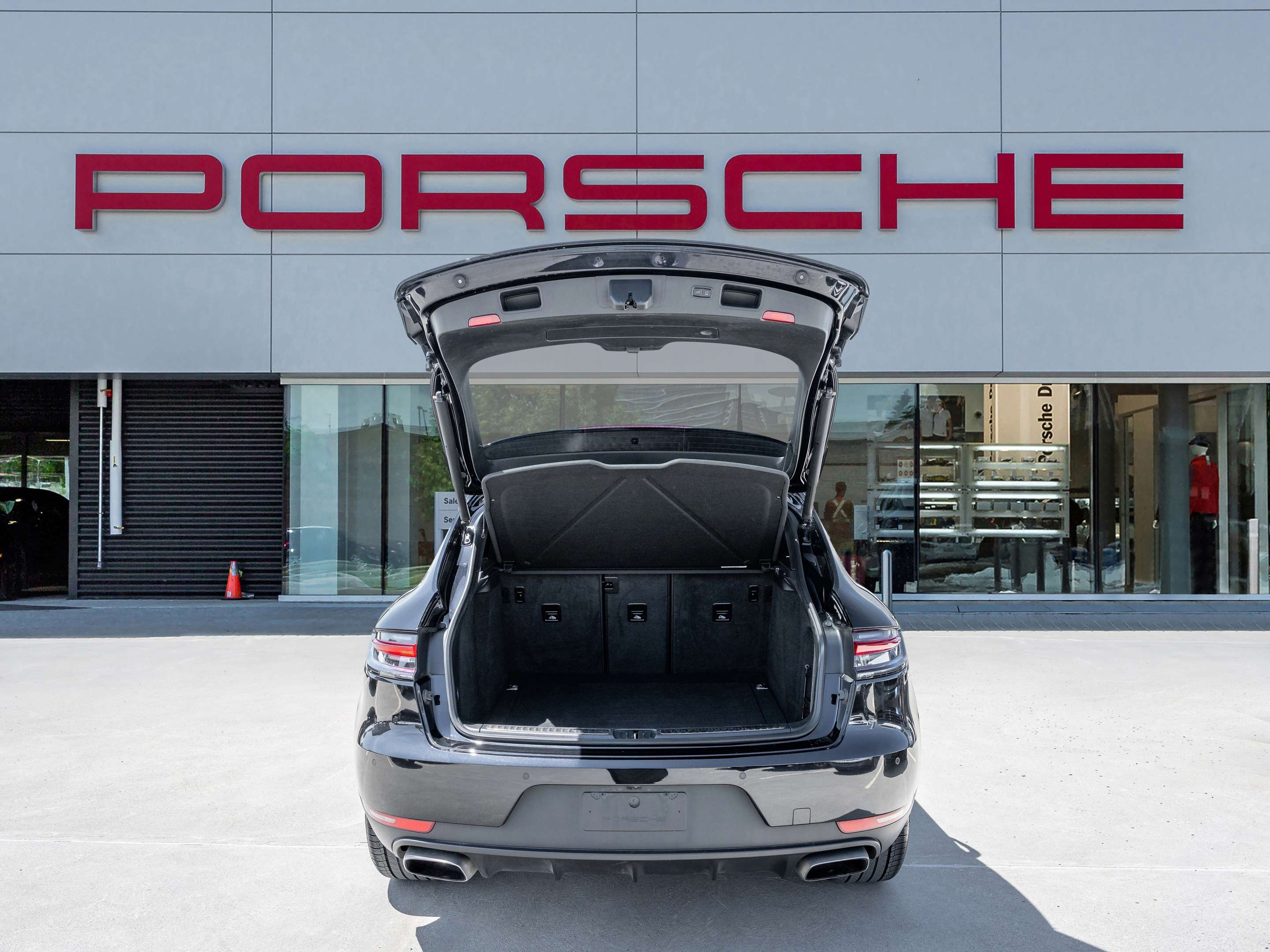 2021 Porsche Macan | Warranty Until May 2027 thumb 10