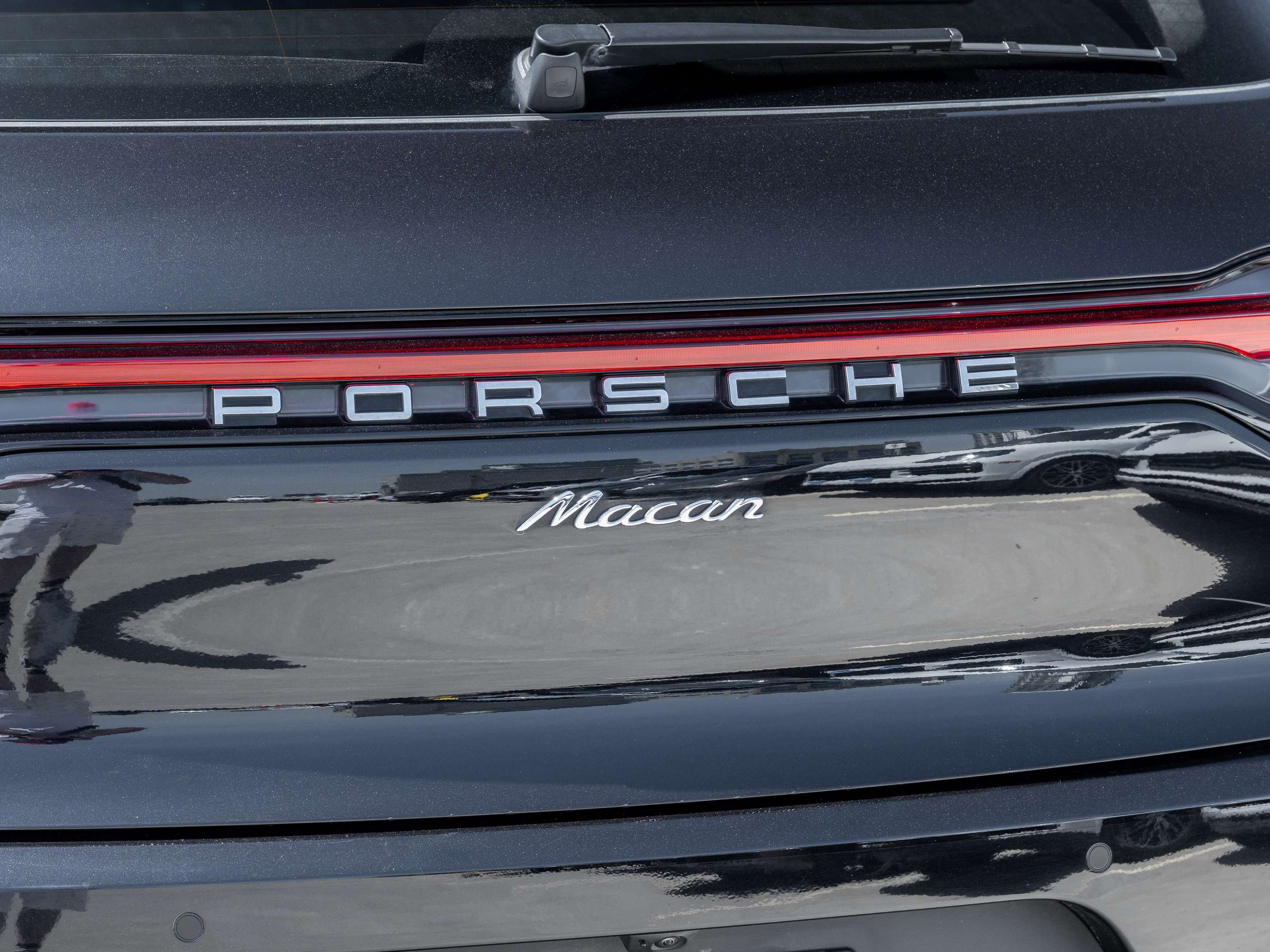 2021 Porsche Macan | Warranty Until May 2027 thumb 31