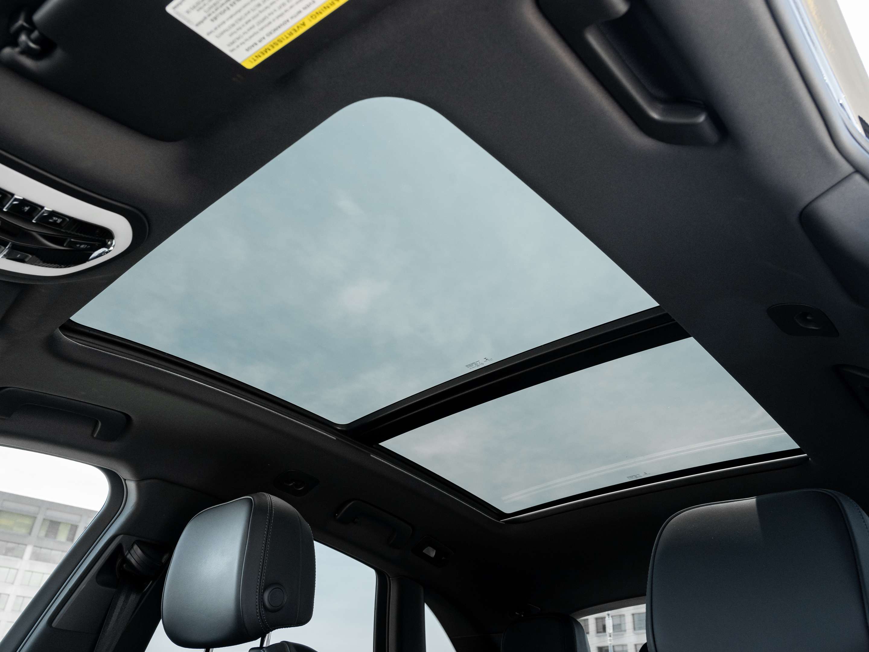 2021 Porsche Macan | Warranty Until May 2027 thumb 25