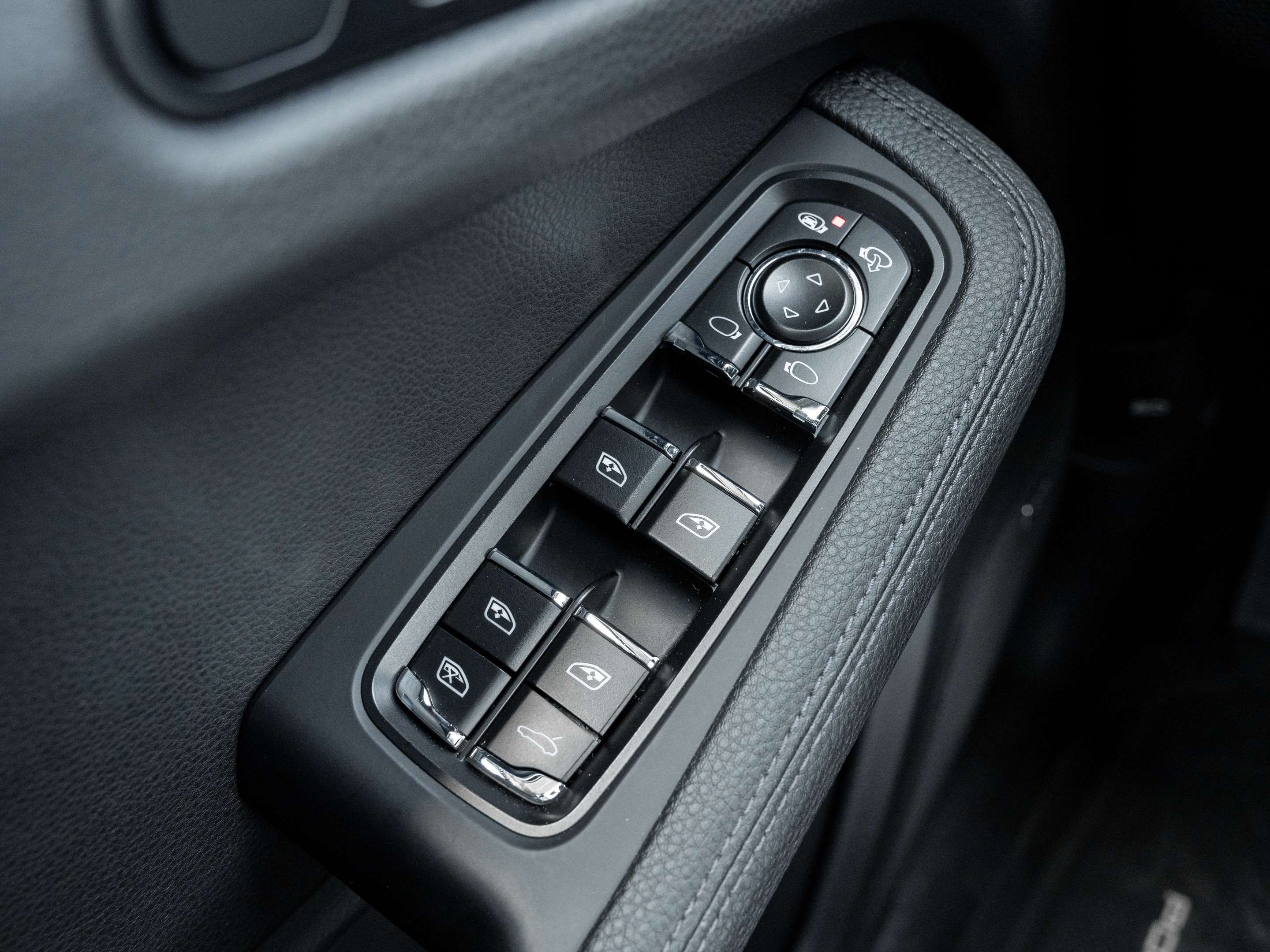 2021 Porsche Macan | Warranty Until May 2027 thumb 18