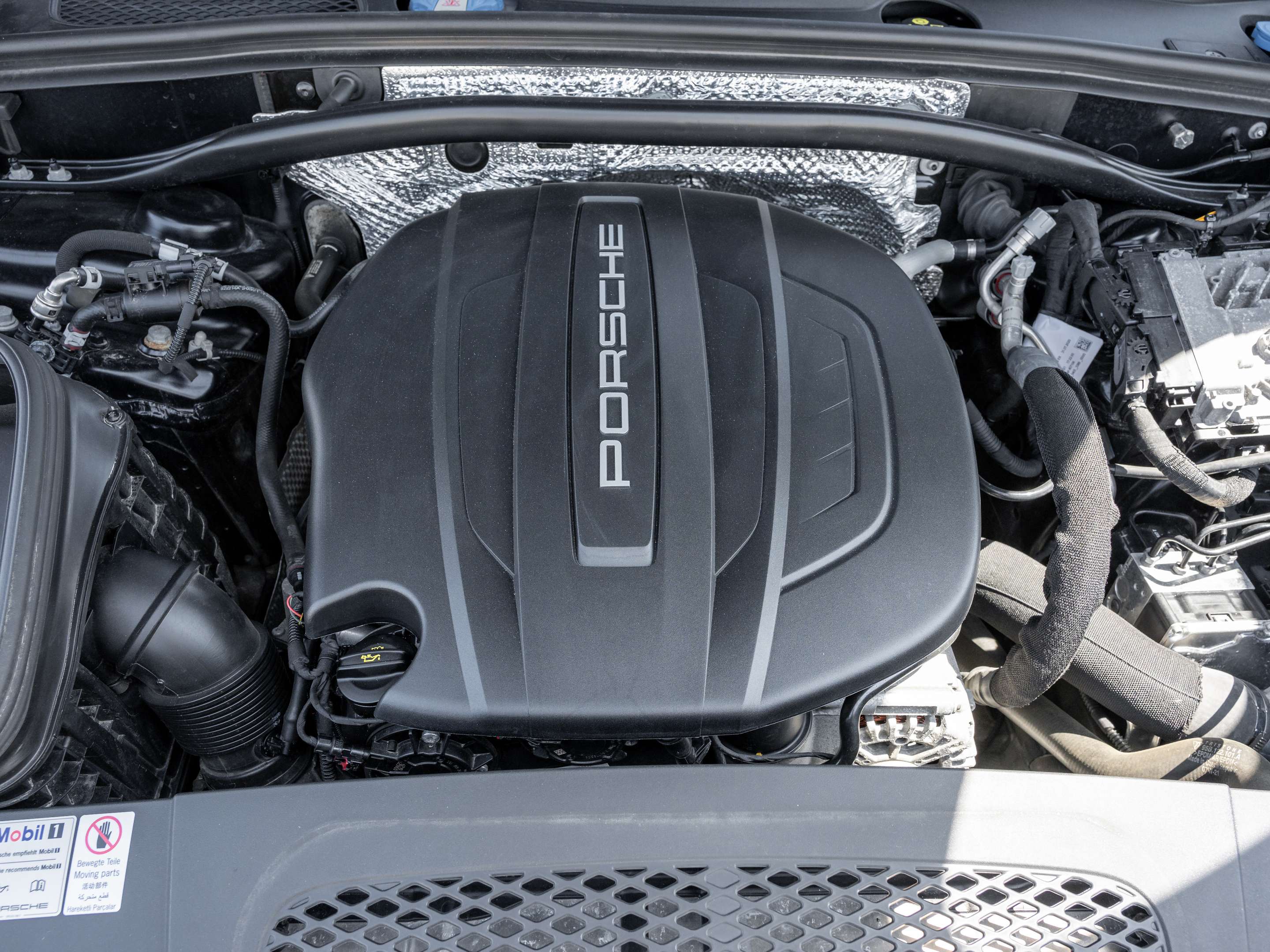 2021 Porsche Macan | Warranty Until May 2027 thumb 32