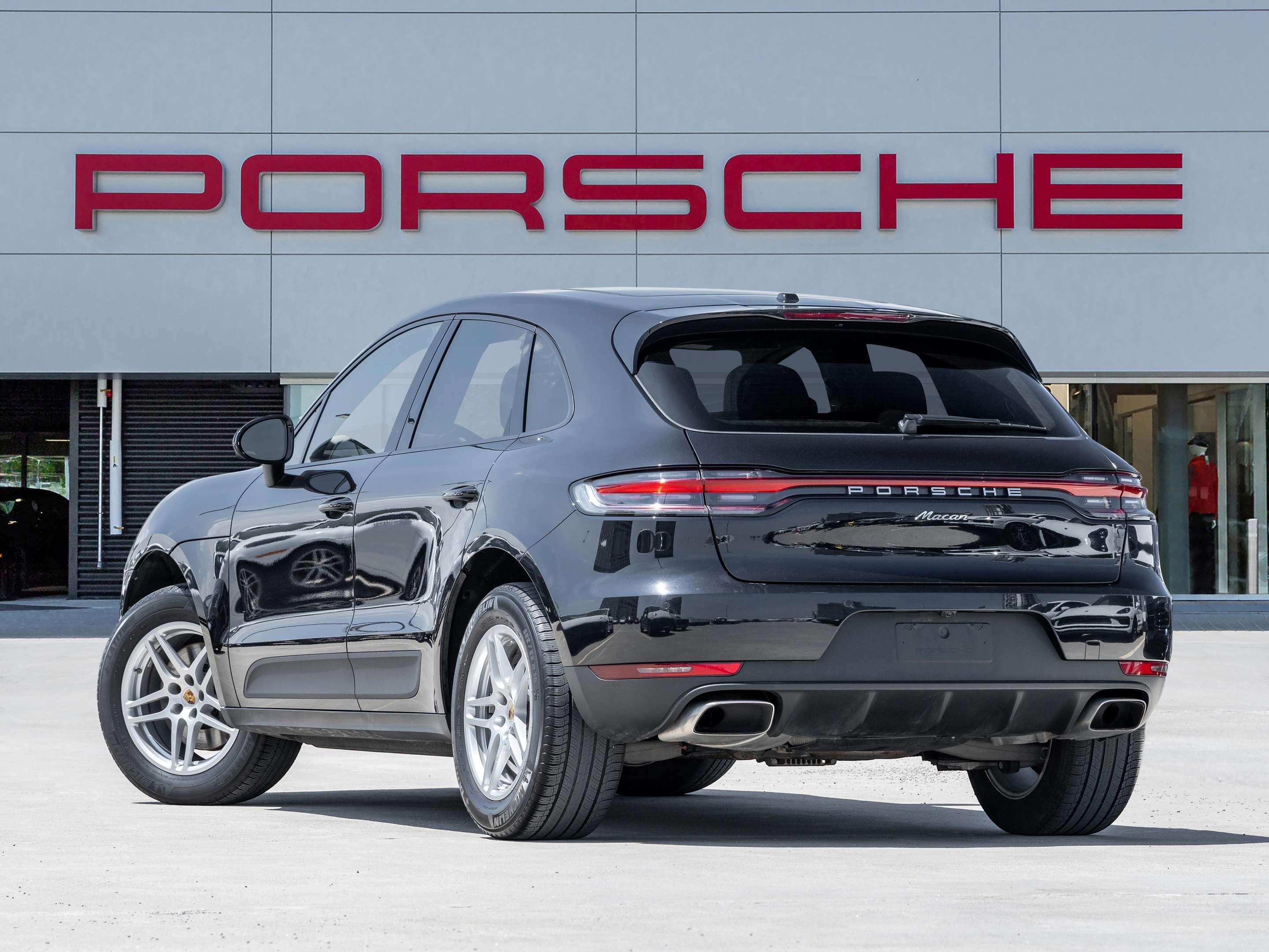 2021 Porsche Macan | Warranty Until May 2027 alt 3