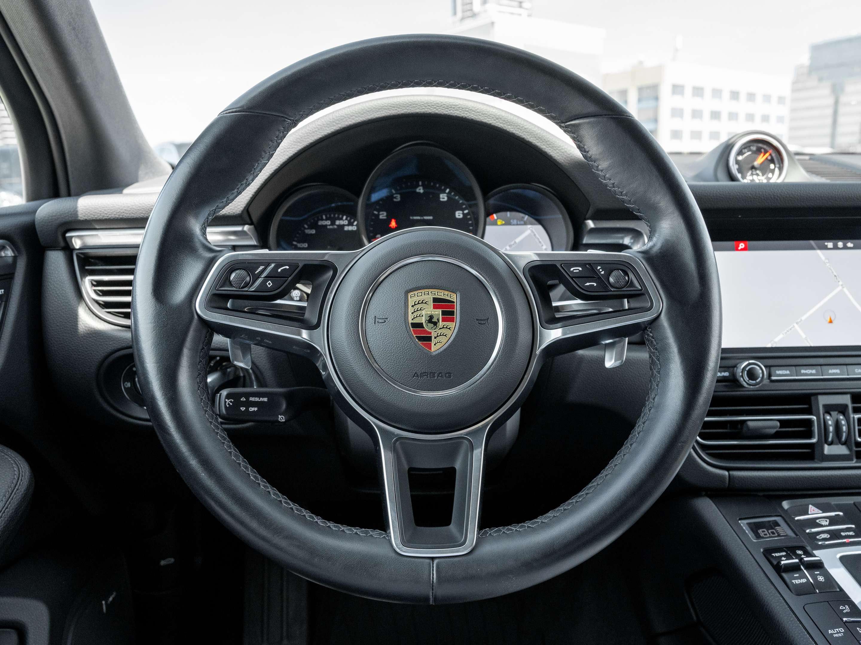 2021 Porsche Macan | Warranty Until May 2027 thumb 12