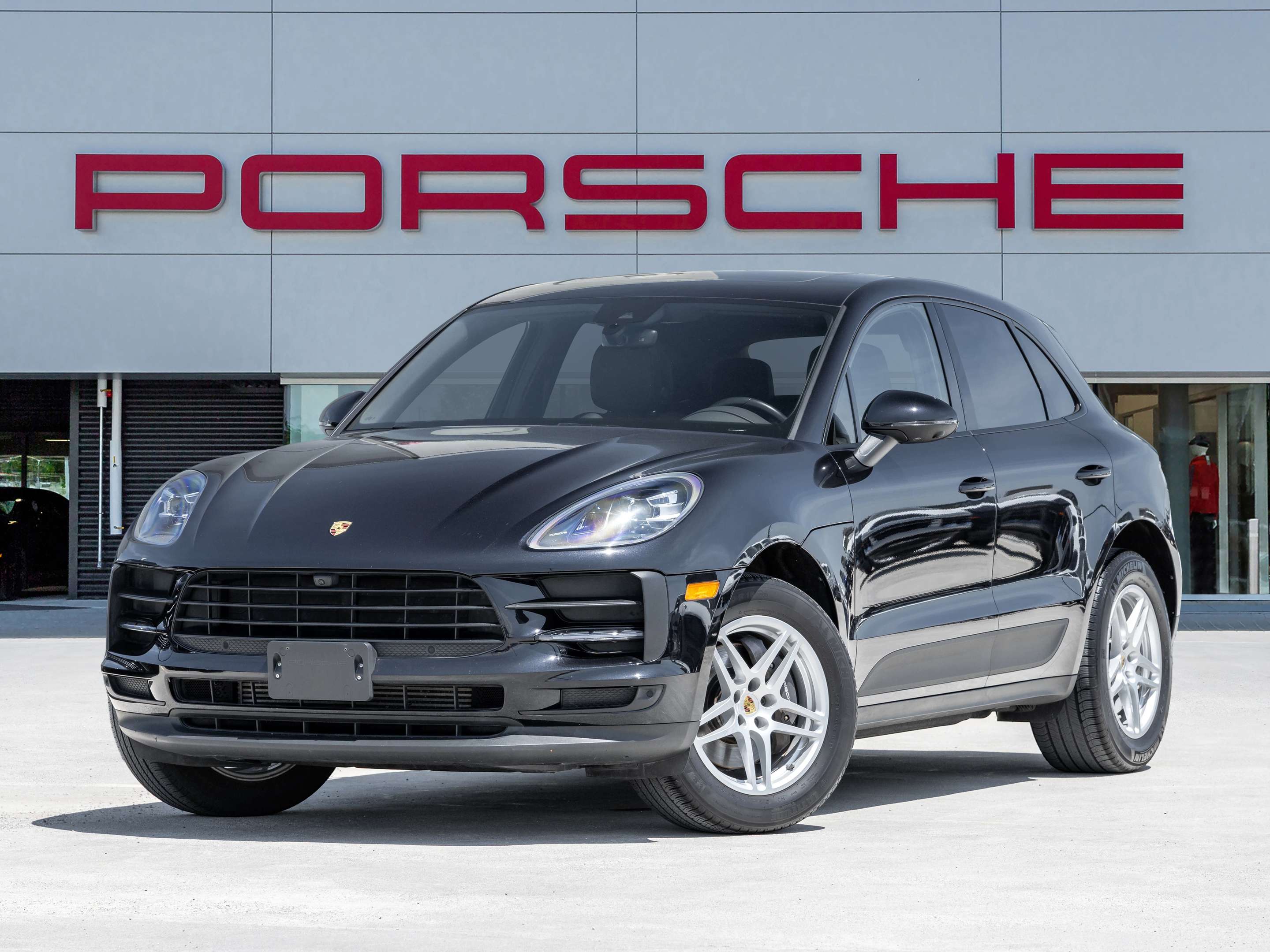 2021 Porsche Macan | Warranty Until May 2027
