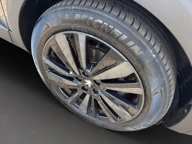 Peugeot 3008 view 8