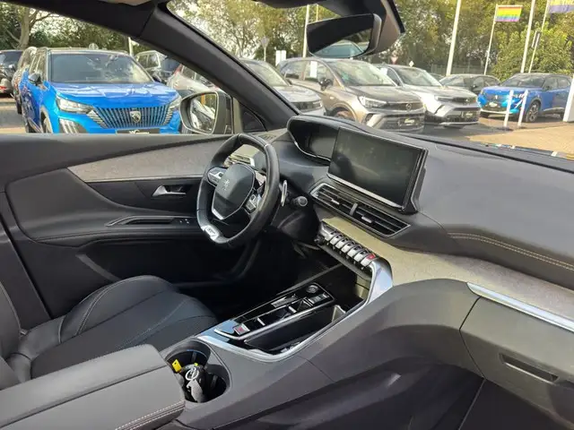 Peugeot 3008 view 10