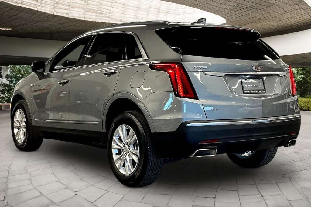 2026 Cadillac XT5 LUXURY AWD — photo 5