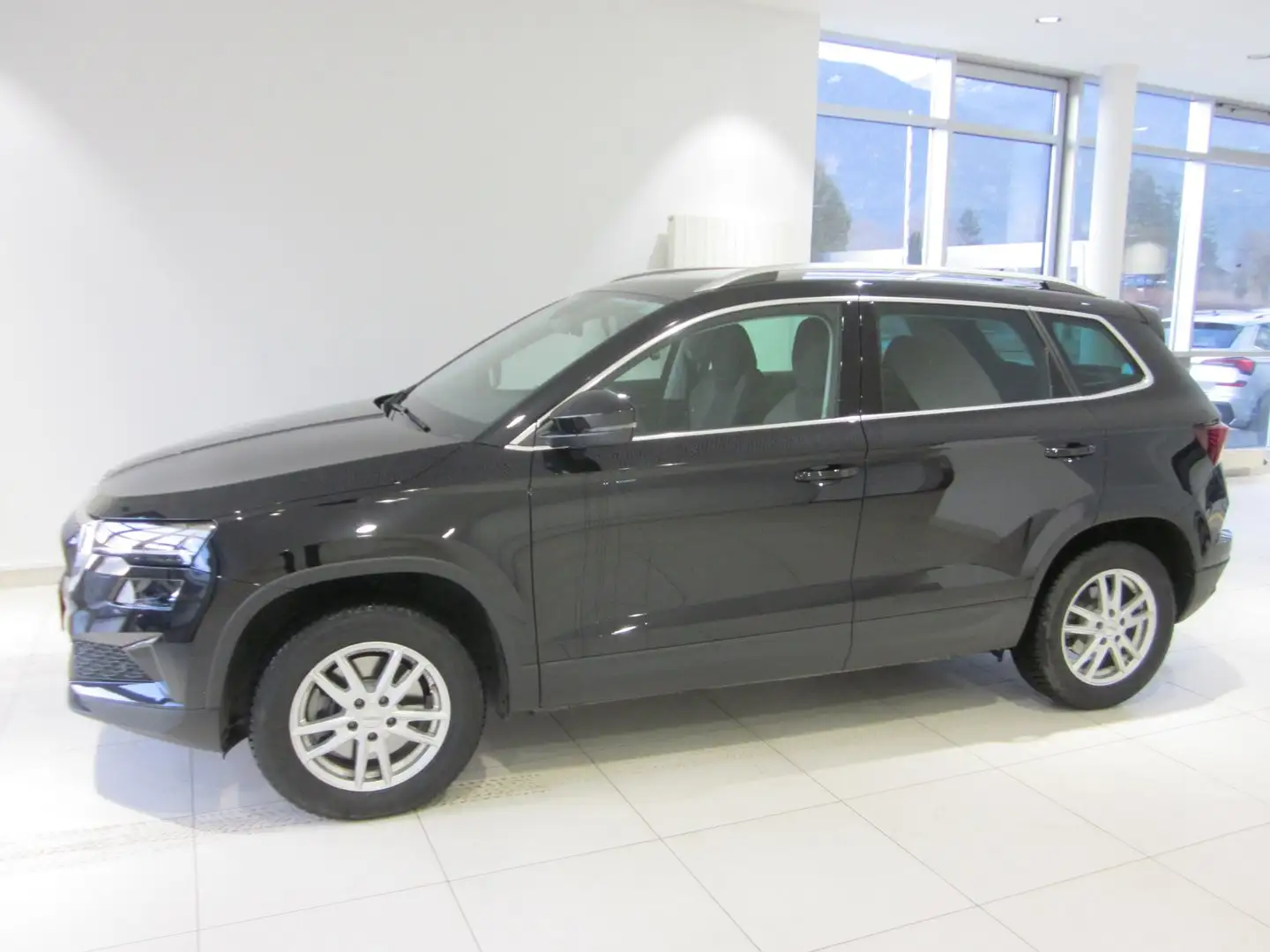 Skoda Karoq 4x4 Selection TDI DSG Schwarz - 2